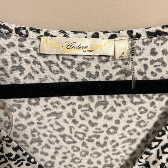 BOUTIQUE ANDREE BY UNITS LEOPARD TIE FRONT DRESS - Picture 2 of 3